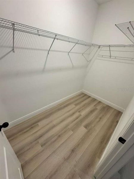 Spacious, unfurnished interior of a new home in , Citrus Springs (Image 30).