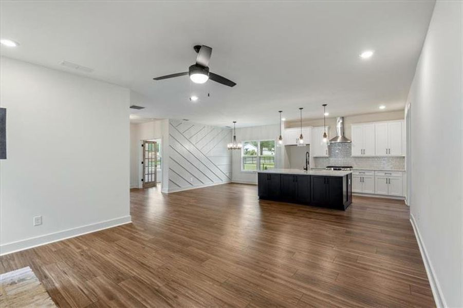 Spacious, unfurnished interior of a new home in , Emerson (Image 34).