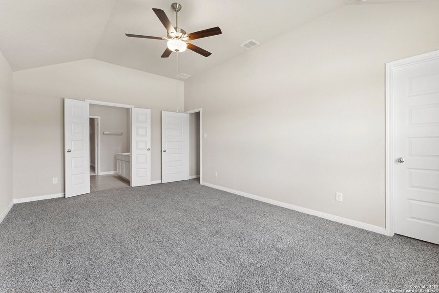Spacious, unfurnished interior of a new home in Cinco Lakes, San Antonio (Image 20). Spacious, unfurnished interior of a new home in Cinco Lakes, San Antonio (Image 20).