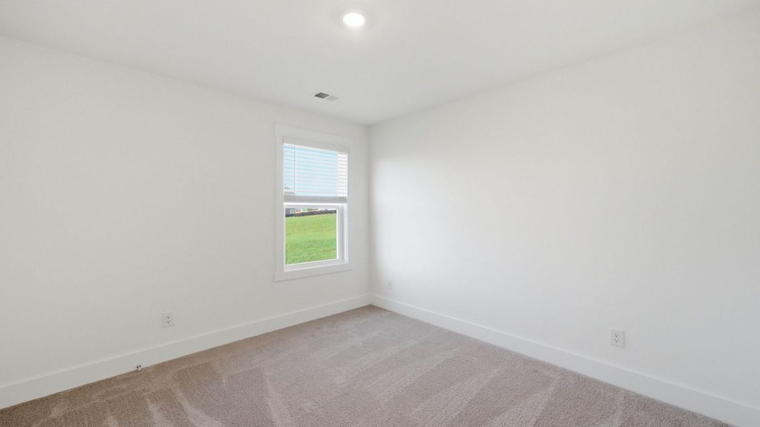 Spacious, unfurnished interior of a new home in Fieldcrest Acres, Blountville (Image 23).
