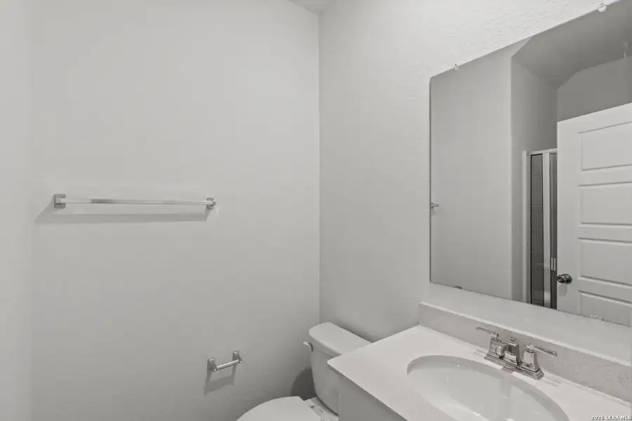 Furnished interior view inside a new home in Cinco Lakes, San Antonio (Image 5).