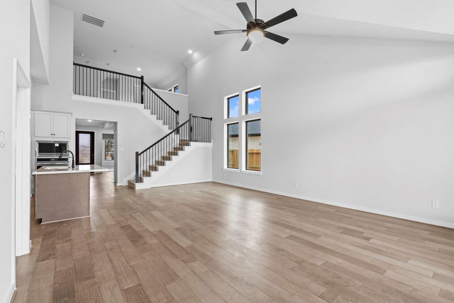 Spacious, unfurnished interior of a new home in Sienna 45', 50', Missouri City (Image 36).