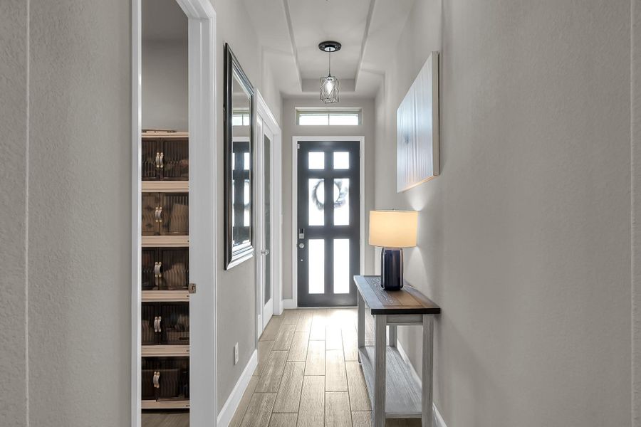 Spacious, unfurnished interior of a new home in Grand Central Park 45', Conroe (Image 18).