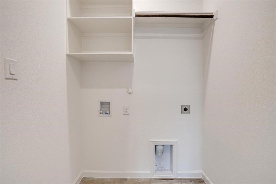 Spacious, unfurnished interior of a new home in Prairie Oaks, Oak Point (Image 31).