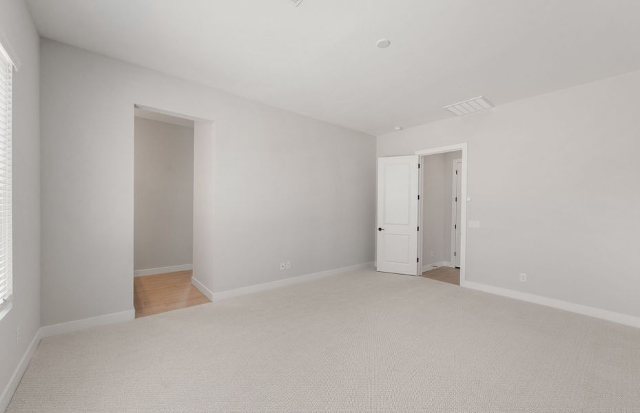 Spacious, unfurnished interior of a new home in Upper Canyon, Phoenix (Image 18).