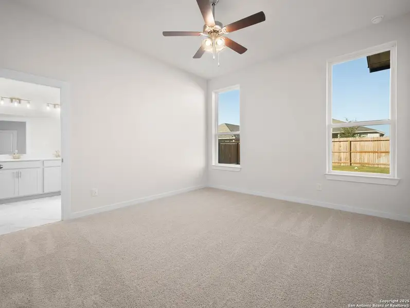 Spacious, unfurnished interior of a new home in Veranda: Premier, San Antonio (Image 10).