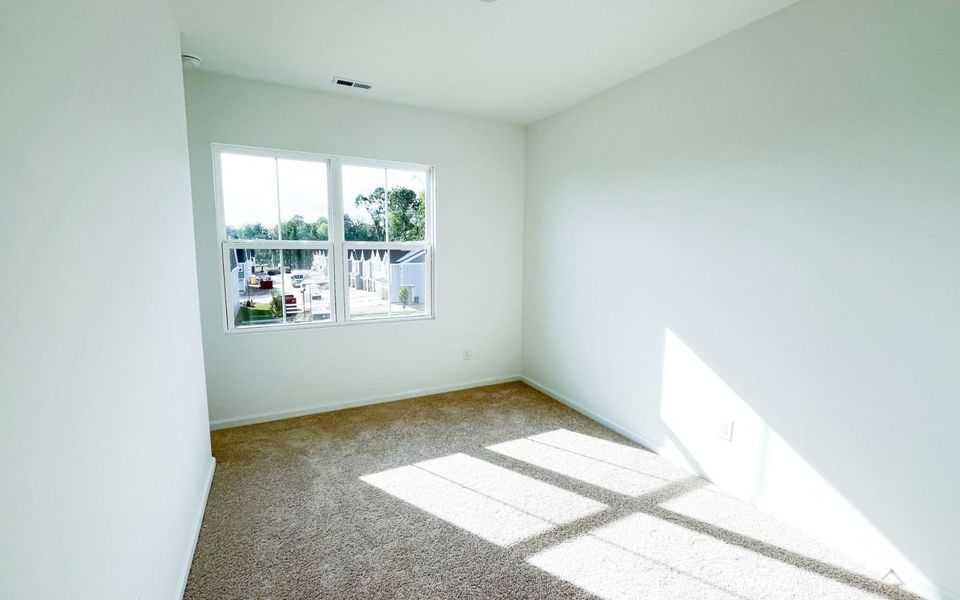 Spacious, unfurnished interior of a new home in Wendell Falls, Wendell (Image 17).