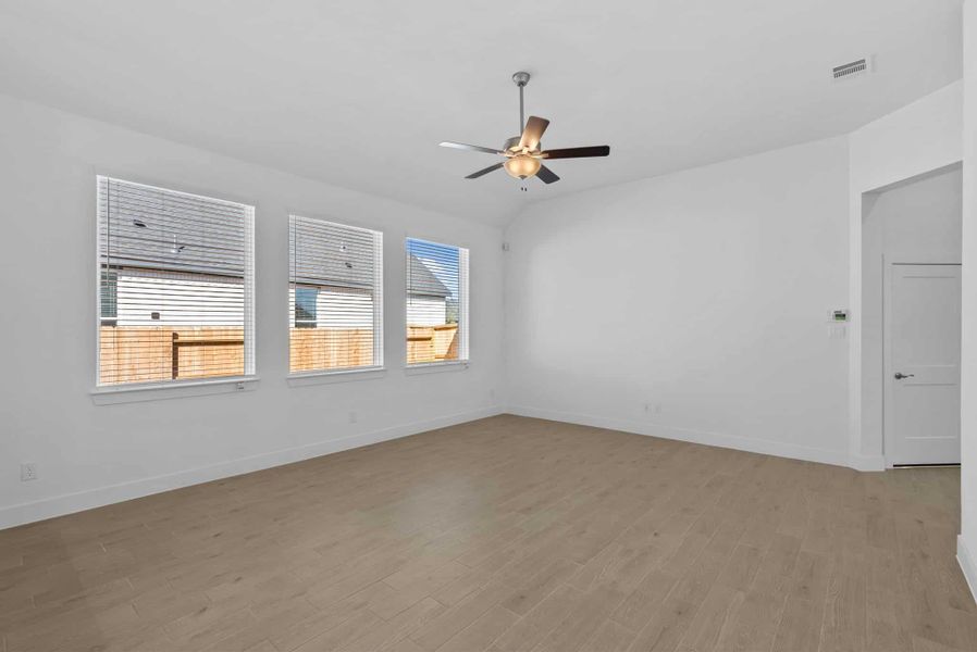 Spacious, unfurnished interior of a new home in Attwater, Waller (Image 21).