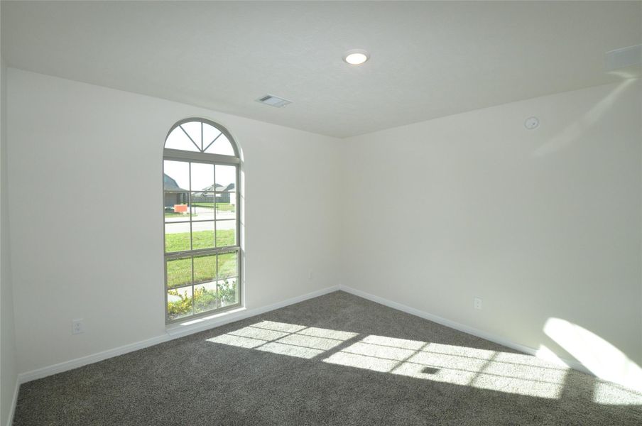 Spacious, unfurnished interior of a new home in Pedregal, League City (Image 36).