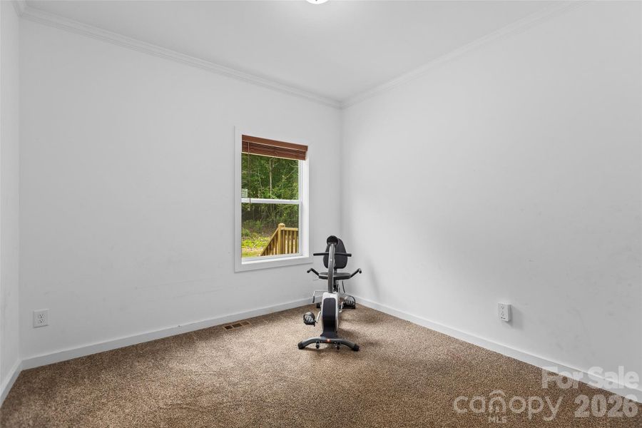 Spacious, unfurnished interior of a new home in , New London (Image 19).