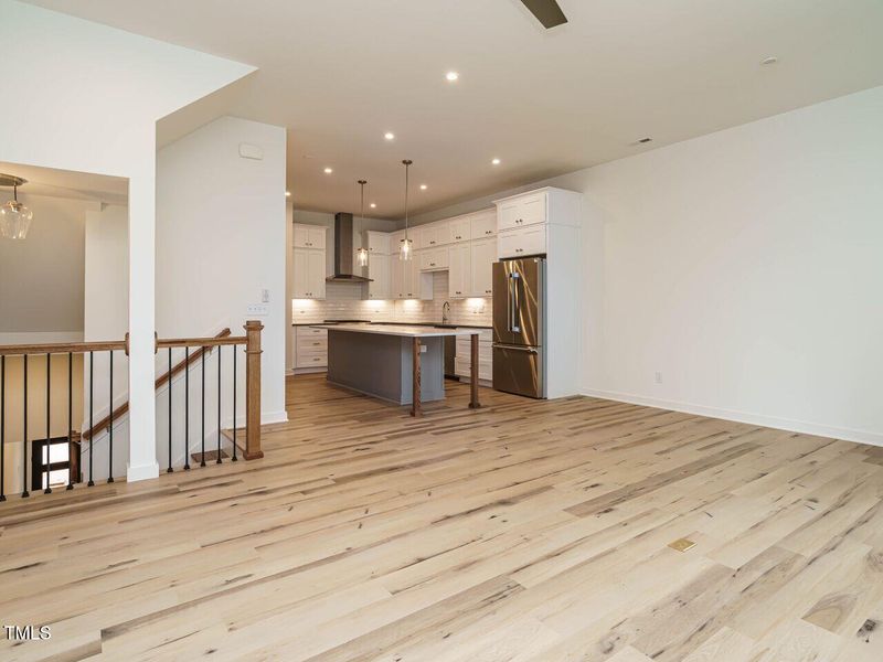 014-1280x960-living-dining