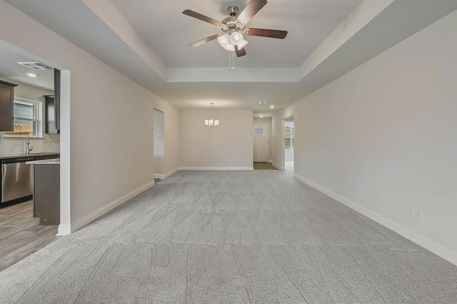 Spacious, unfurnished interior of a new home in Grand Oaks Reserve, Cleveland (Image 14).