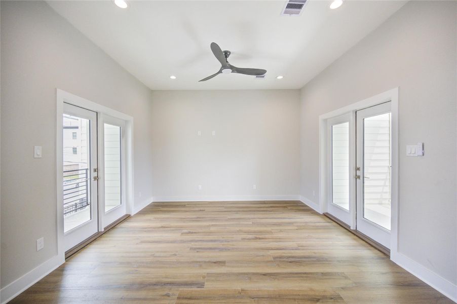 Spacious, unfurnished interior of a new home in , Houston (Image 13).