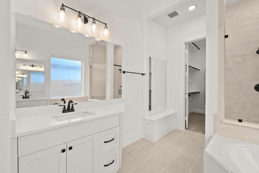 Furnished interior view inside a new home in Jordan Ranch, Fulshear (Image 8).