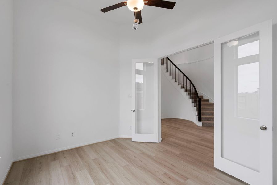 Spacious, unfurnished interior of a new home in Valencia, Manvel (Image 22).