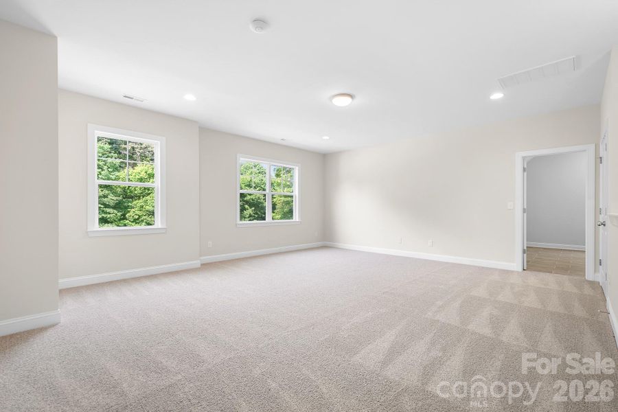 Spacious, unfurnished interior of a new home in Harbor Watch, Statesville (Image 25).