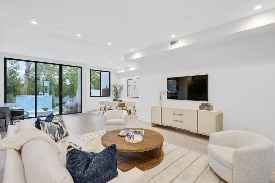 408 Southeast 2nd St - 16.jpg-SMALL