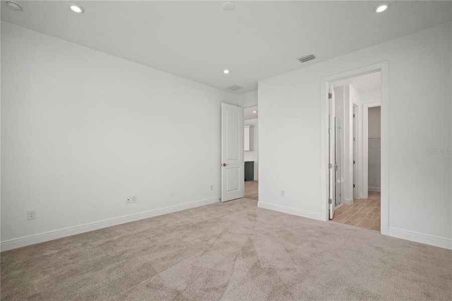 Spacious, unfurnished interior of a new home in Fieldstone, Plant City (Image 15). Spacious, unfurnished interior of a new home in Fieldstone, Plant City (Image 15).