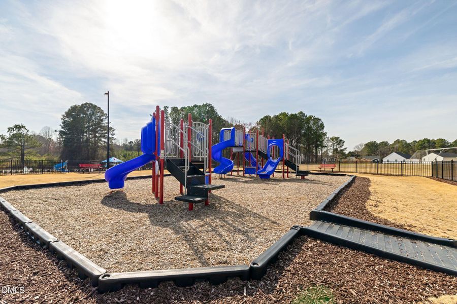 57-web-or-mls-544-Barrington-Row-57