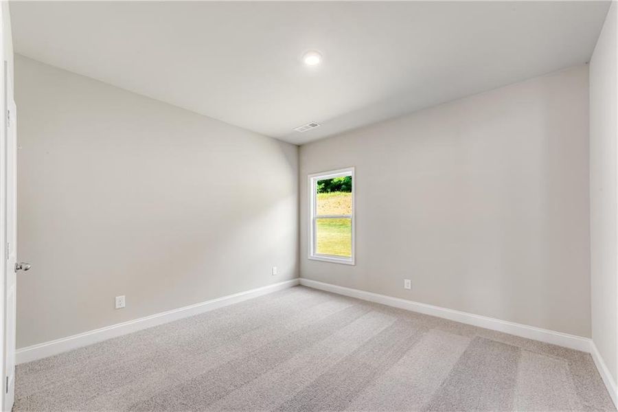 Spacious, unfurnished interior of a new home in Hidden Fields, Hoschton (Image 27).