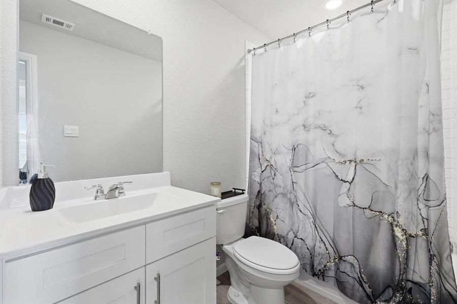 Furnished interior view inside a new home in , Fort Worth (Image 17). Furnished interior view inside a new home in , Fort Worth (Image 17).