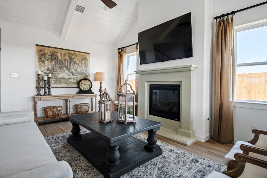 Great room with vaulted ceiling and optional fireplace Great room with vaulted ceiling and optional fireplace