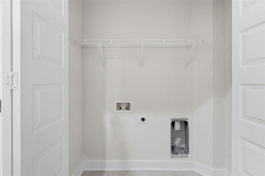 Spacious, unfurnished interior of a new home in , Tampa (Image 32).