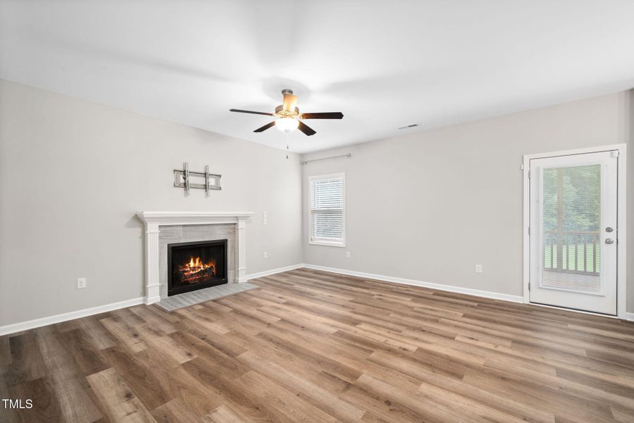 10-web-or-mls-20 Ava (76 of 120) 10-web-or-mls-20 Ava (76 of 120)