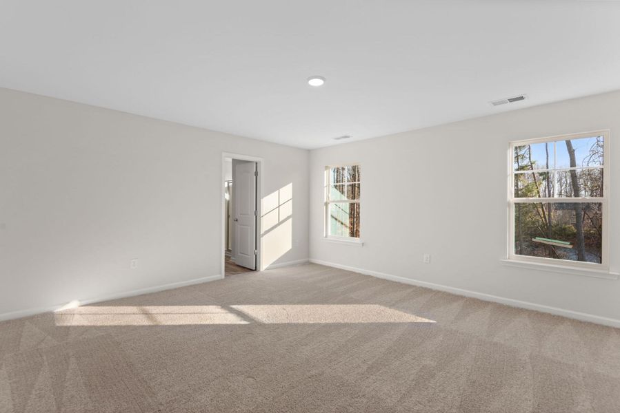 Spacious, unfurnished interior of a new home in Chandler Ridge, McLeansville (Image 34).