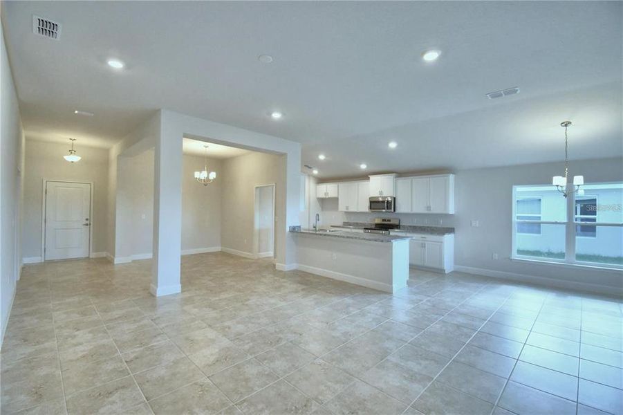 Spacious, unfurnished interior of a new home in Knights Landing, Lakeland (Image 13).
