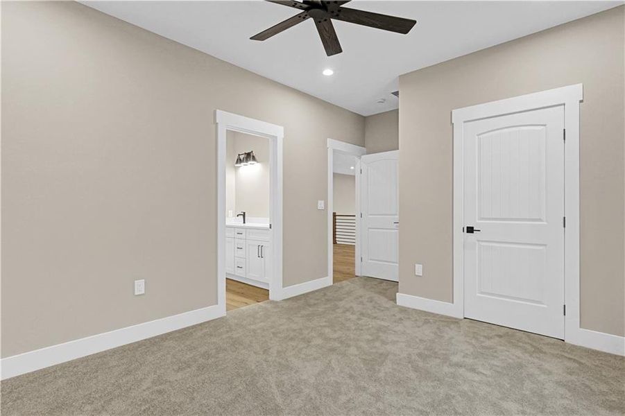 Spacious, unfurnished interior of a new home in , Barnesville (Image 9).
