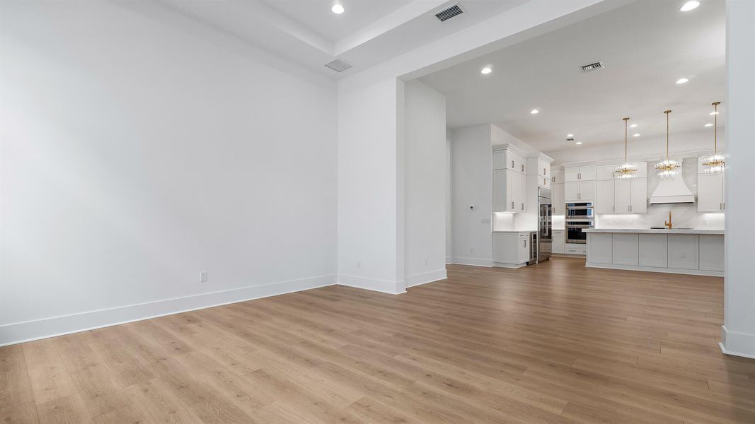 Spacious, unfurnished interior of a new home in Artistry Palm Beach, Palm Beach Gardens (Image 30).