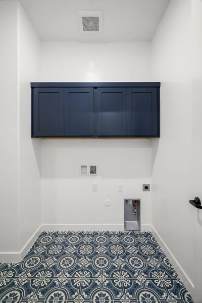 Representative unfurnished interior of a home built from the Scottsdale by LEH. Homes in Verdancia, El Paso (Image 76).