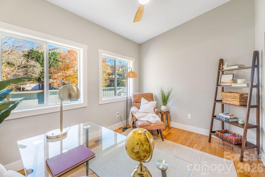 Flex space for office, reading nook, or crafting