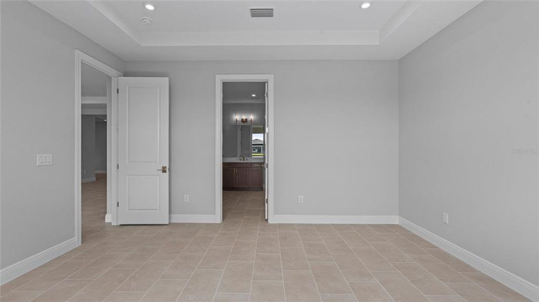 Spacious, unfurnished interior of a new home in Woodland Preserve, Parrish (Image 17).