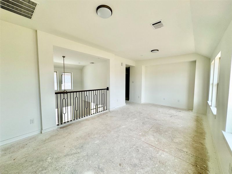 Spacious, unfurnished interior of a new home in Pomona: 40ft. lots, Manvel (Image 11). Spacious, unfurnished interior of a new home in Pomona: 40ft. lots, Manvel (Image 11).
