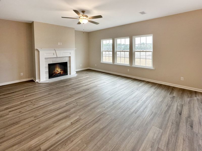 Spacious, unfurnished interior of a new home in Grand Reserve, Hinesville (Image 15).