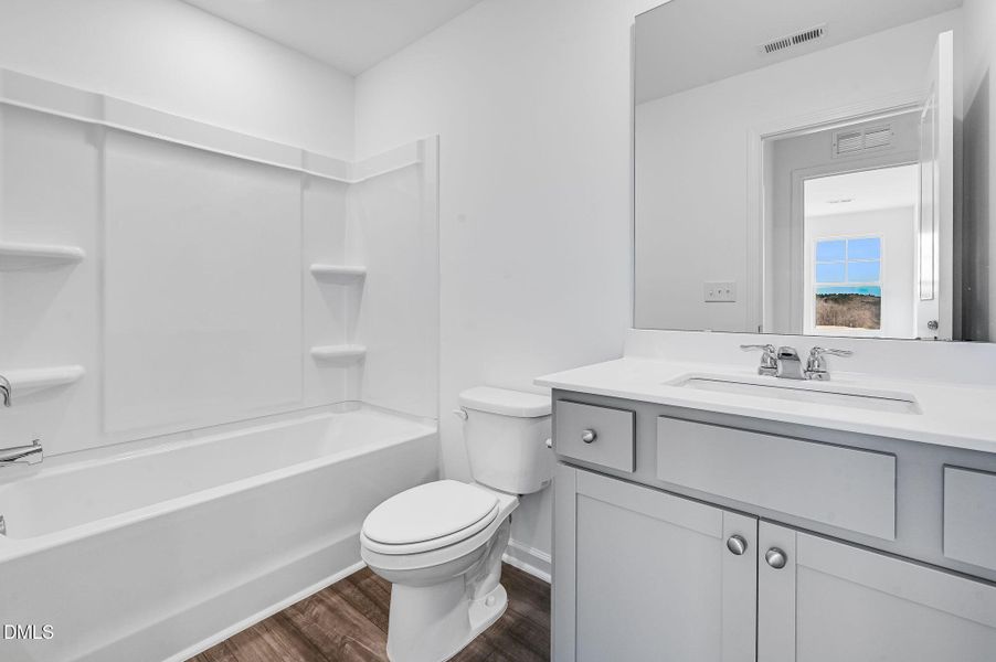 SUN_CaitlinCrossing_Pic_Cameron-25