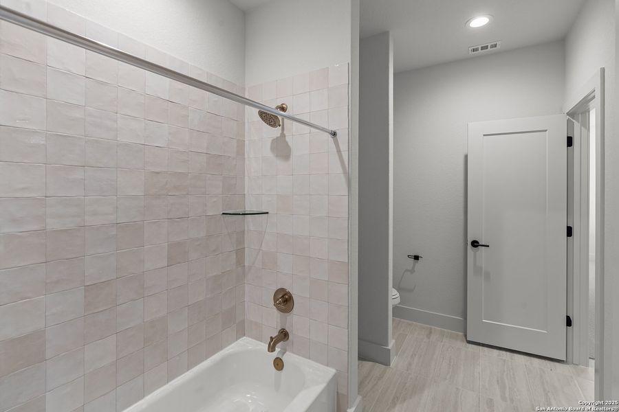 Image 31 of a home in Esperanza - 70'. Image 31 of a home in Esperanza - 70'.