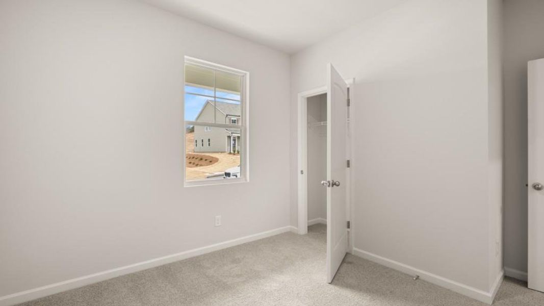 Spacious, unfurnished interior of a new home in Creekview, Atlanta (Image 23).