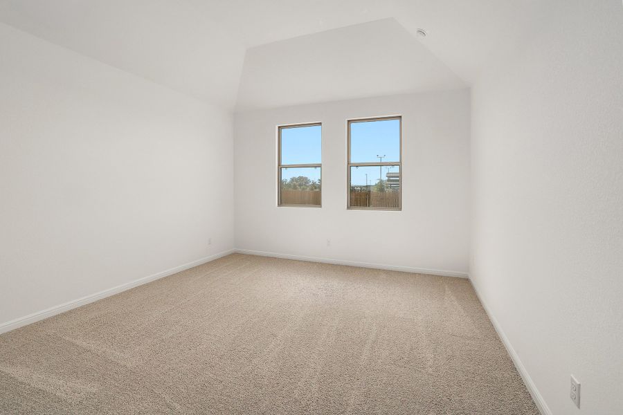 Spacious, unfurnished interior of a new home in Trinity Ranch, Elgin (Image 24).