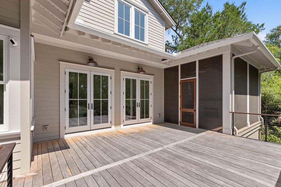 Exterior details and patio area of a home in , Seabrook Island (Image 35).