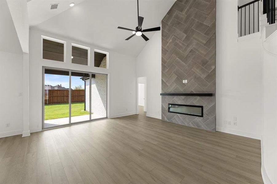 13. 2391 Bell - Family 13. 2391 Bell - Family