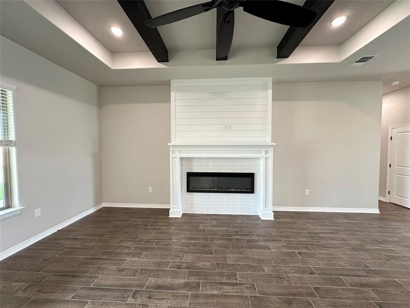 Spacious, unfurnished interior of a new home in , Lorena (Image 17).