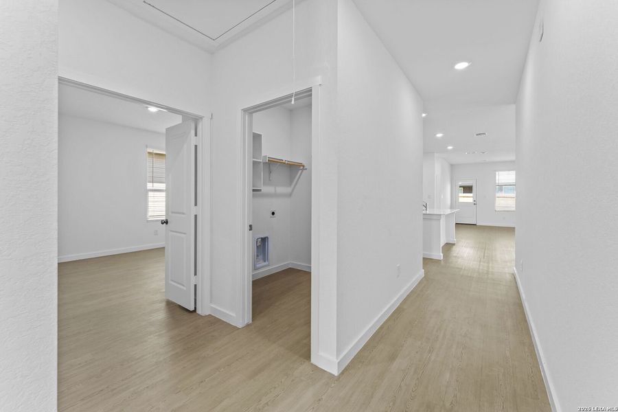 Spacious, unfurnished interior of a new home in Hightop Ridge, Converse (Image 16).