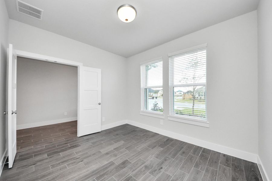 Spacious, unfurnished interior of a new home in Laurel Landing: Landmark Collection, Alvin (Image 27).