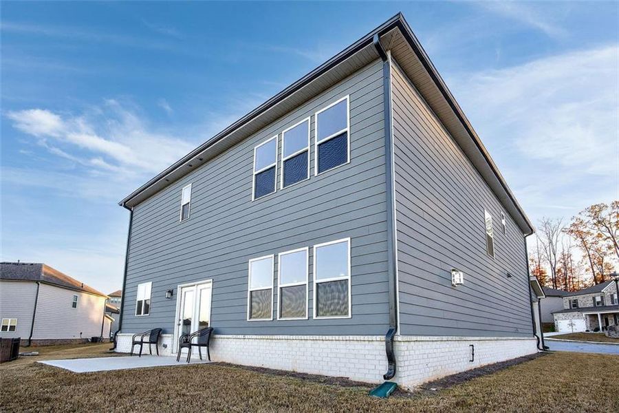Exterior details and patio area of a home in Bedford Estates, Atlanta (Image 27).