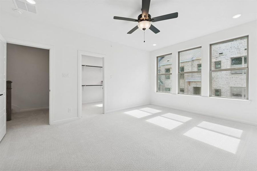 Spacious, unfurnished interior of a new home in Hillside at Las Colinas, Irving (Image 19).