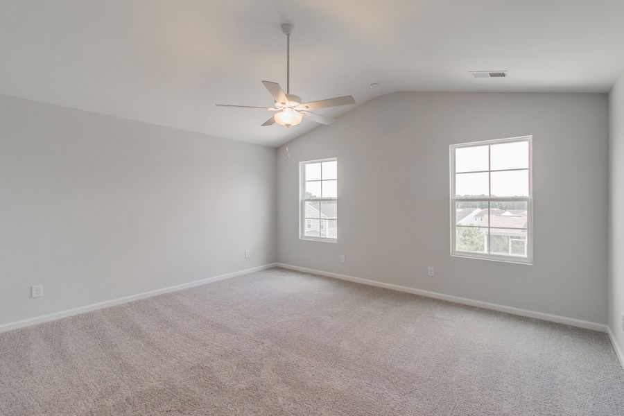 Spacious, unfurnished interior of a new home in Ellington, Elgin (Image 26).