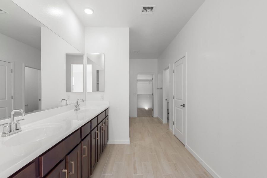 Primary Bathroom | Lot 87 | Limetta | Harvest at Citrus Park | New Homes in Goodyear, AZ | Landsea Homes